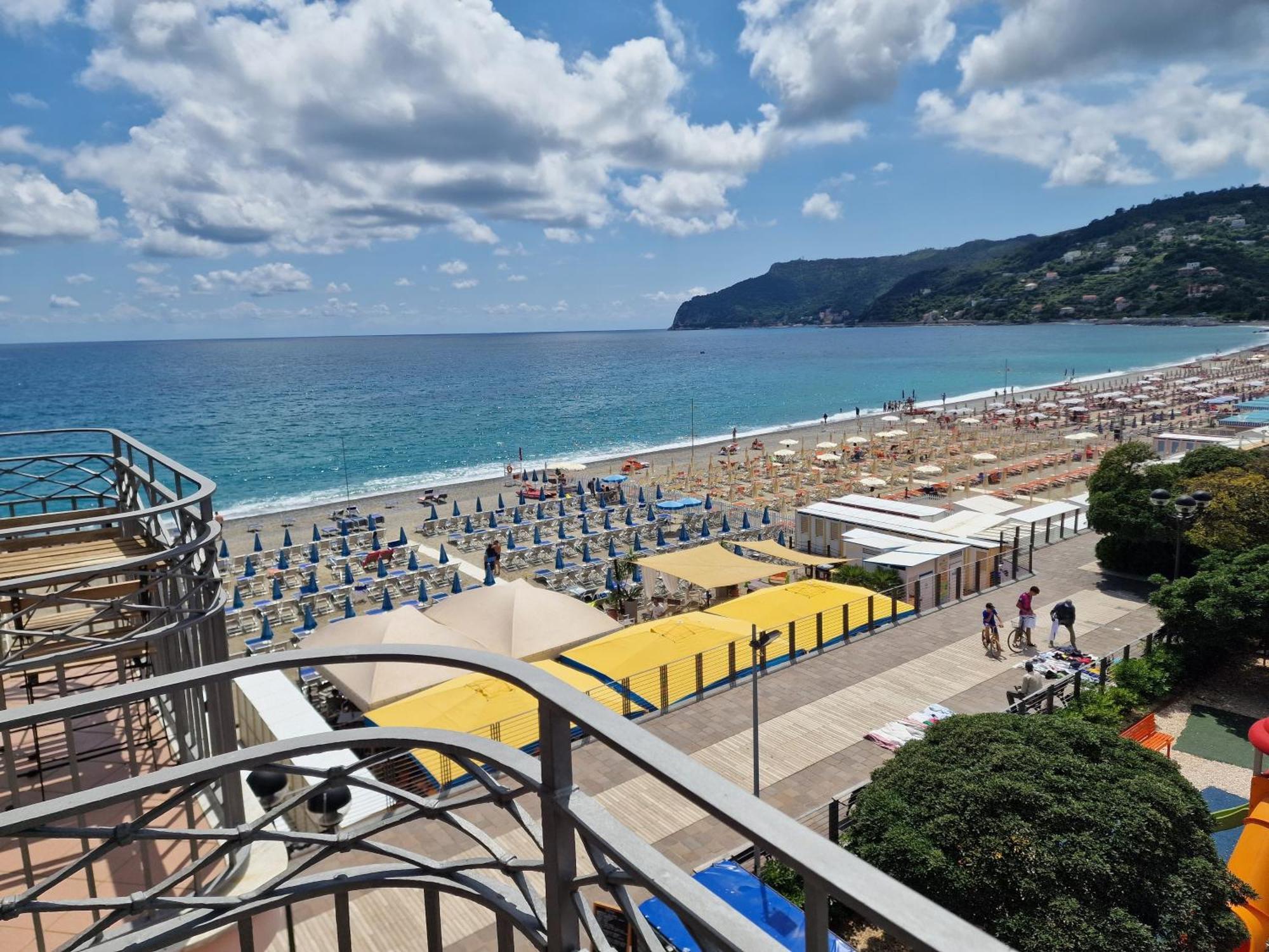 Hotel Miramare 斯波托尔诺 外观 照片